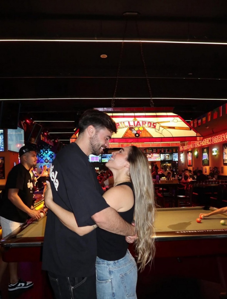 开云官网-泽卡深情告白爱妻：祝你生日快乐，此生不变