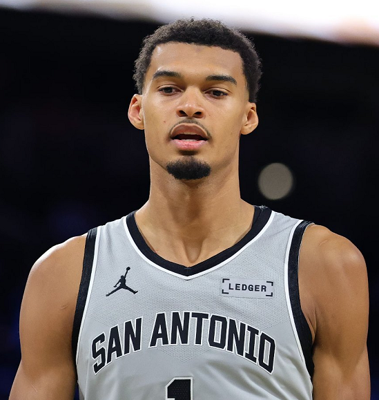 kaiyun-亚历山大34+5+5被批胜之不武，文班亚马历史第二人，雷霆复仇马刺